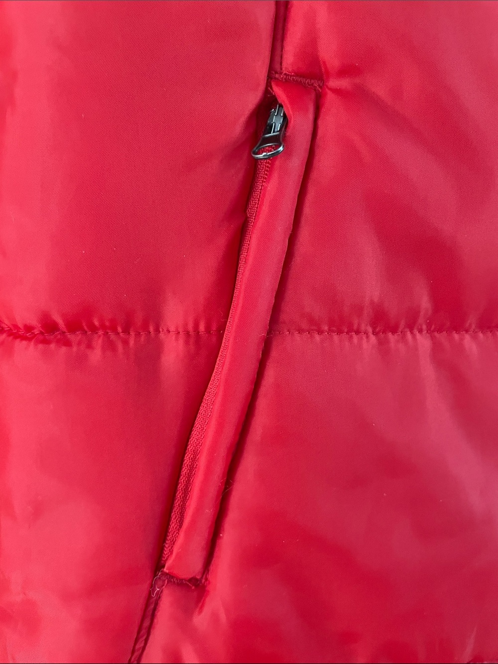 Women’s Ohio Stare Embroidered Red Quilted Puffer Vest - Size Large - Picture 3 of 4